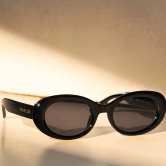 New! Rachel Zoe Penelope Sunglasses Oval Silhouette Croc-Embossed Case Black - Picture 2 of 11